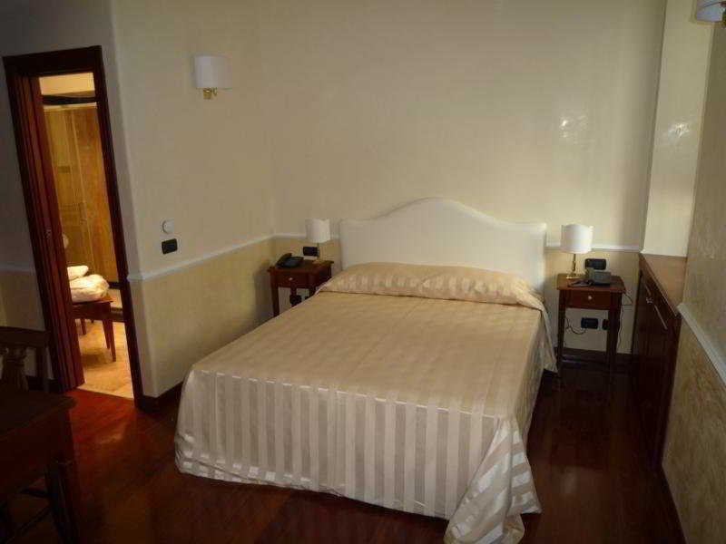 Luxury Ludovisi Rooms Рим Экстерьер фото